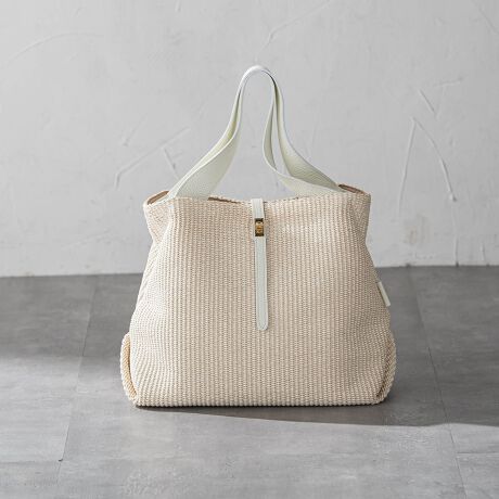 [^ԁF3103-52026]C^AtBAV[g 2WAYg[gobO LTCYSANDRO / V-8908SIZE : W.38 x H.30 x D.16 (cm)MATERIALFRbg52%/iC48% x v (Italian Leather)MADE IN PHILIPPINESiȕ͂̃tBAV[ggpg[gobOLTCYB_͋CƂ肰Ȃg|CgɂȂfUCłBzȂǐg̉̂̂Ǝ[\ŁAȂłg܂B[idl]^[bNJFI[v|Pbgx1Et@Xi[|PbgxPtFx1dF496g舵ɂẮAiɂĂi\łmFBg̒[ɂAEFۂ̏iƈقȂČꍇ܂Bi̐F͏iP̂ŎBe摜QƂB֘A[hF̓