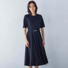 フィットアンドフレアワンピース≪洗濯機で洗える≫