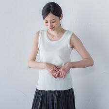 【一部店舗限定販売】チュールディテールニットタンクトップ≪手洗い可能≫ | ロートレアモン(LAUTREAMONT)