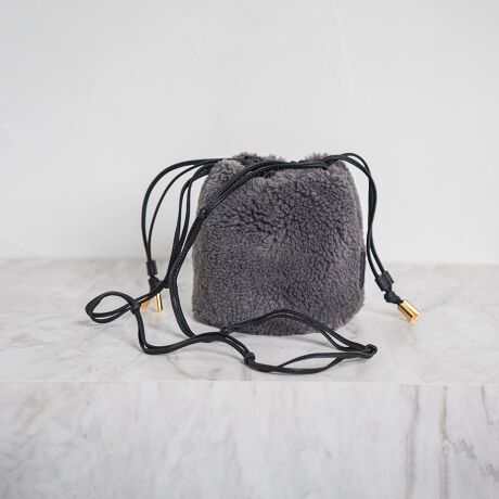 [^ԁF3103-55715]vXŃV[Y[h߂Ă~jV_[obO B_炩ȎG˔{Afނ́BRƂ~jTCYL[gŁAANZoŃR[fBl[głBfC[̕Ki[łAop[eB܂œiB|Pbg :1yVIOLAdfOROziBIh[jBIh[ɂ́AƂɈN؂ɈAĎ̃X^ĈɌłȂAȑ݂łė~Ƃ肢߂Ă܂B㎿ȑfނŃgfBViȒɂ{̃GbZXDfUCłBi^OɋLڂꂽTCY̓k[hTCYłBۂ̏ĩTCY͏i̎mFB摜̏i̓TvƂȂ܂̂Ŏۂ̏iƎdlAHATCY኱قȂꍇ܂Bql̃j^[ɂۂ̂FƑقȂꍇ܂BBe󋵂̓ɂAFقȂČꍇ܂B֘A[hFLAUTREAMONT [gA fB[X ꂢ߃JWA lJWA i` ꂢ LC i 