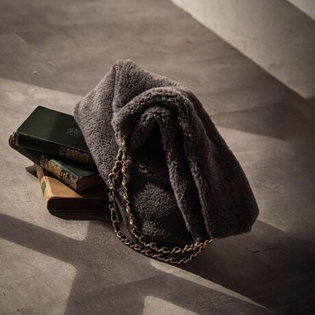 [^ԁF3103-55704]SIZE : W.37 x H.35 (cm)MATERIALF|GXe80%AN15% E[5% x v(Italian leather)MADE IN PHILIPPINESƂJWAȕ͋C͂̃[g^CṽGRt@[g[gobOMTCYB`F[giŁAA4TCY[ł̂ŁAig͂ʋ΂łg܂B[idl]}OlbgJdF592gi^OɋLڂꂽTCY̓k[hTCYłBۂ̏ĩTCY͏i̎mFB摜̏i̓TvƂȂ܂̂Ŏۂ̏iƎdlAHATCY኱قȂꍇ܂Bql̃j^[ɂۂ̂FƑقȂꍇ܂BBe󋵂̓ɂAFقȂČꍇ܂Bi^OɋLڂꂽTCY̓k[hTCYłBۂ̏ĩTCY͏i̎mFB摜̏i̓TvƂȂ܂̂Ŏۂ̏iƎdlAHATCY኱قȂꍇ܂Bql̃j^[ɂۂ̂FƑقȂꍇ܂BBe󋵂̓ɂAFقȂČꍇ܂B֘A[hFLAUTREAMONT [gA fB[X ꂢ߃JWA lJWA i` ꂢ LC i 