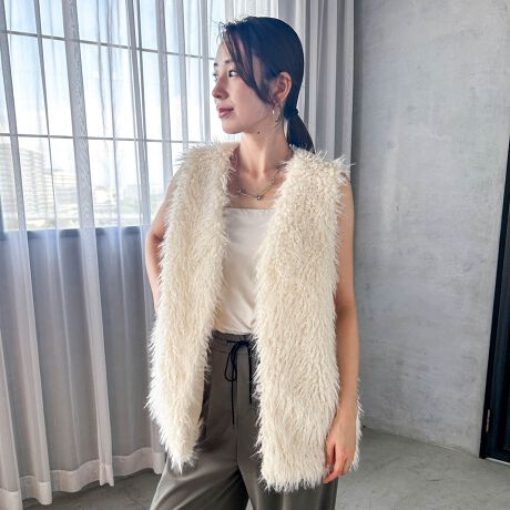 [^ԁF3105-56741]yfUCzӂƂVM[fނڂAN炵OWłB̊̂ёŁAVvȃR[fBl[gɃvX邾ŉ؂₩ƂȂꊴoBqbvB钷߂̏䊴ŁApcɂXJ[gɂoX悭킹܂BVvȃCi[ɉHD邾ŁAV[Y[h߂ACełByfށzOgEgEnׂă|GXe100Bё̒VM[fނgpA_炩ySn͂łBntŊ肪ǂAjbgJbg\[̏ォKɉHD܂B