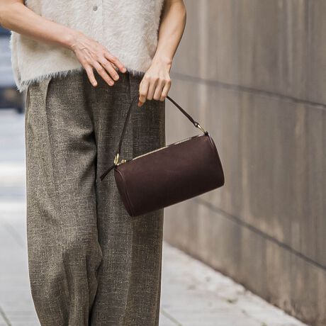 [^ԁF3142-57068]yfUCzNVJȃ{Xg^x[XɁARpNgŎ₷TCYɎdグobOłBVvȂiȃtHŁAfC[炫ꂢ߃V[܂ŕLBV_[ƃnh2WAYdlŁAX^COɍ킹ĎAWł܂Byfށz炩Ȏ̃GRXG[hgpBق̂Ƃ}bgȕ\Al炵Ɖ݂o܂Byʂň₷AfC[gɓKp̂fނłBfg 165cm/pTCY 9i^OɋLڂꂽTCY̓k[hTCYłBۂ̏ĩTCY͏i̎mFB摜̏i̓TvƂȂ܂̂Ŏۂ̏iƎdlAHATCY኱قȂꍇ܂Bql̃j^[ɂۂ̂FƑقȂꍇ܂BBe󋵂̓ɂAFقȂČꍇ܂B֘A[hFLAUTREAMONT [gA fB[X ꂢ߃JWA lJWA i` ꂢ LC i Vv x[VbN ʋ΃X^C ItBXJWA LA ItBXX^C V 2025H~ 2025AW H~ H H  