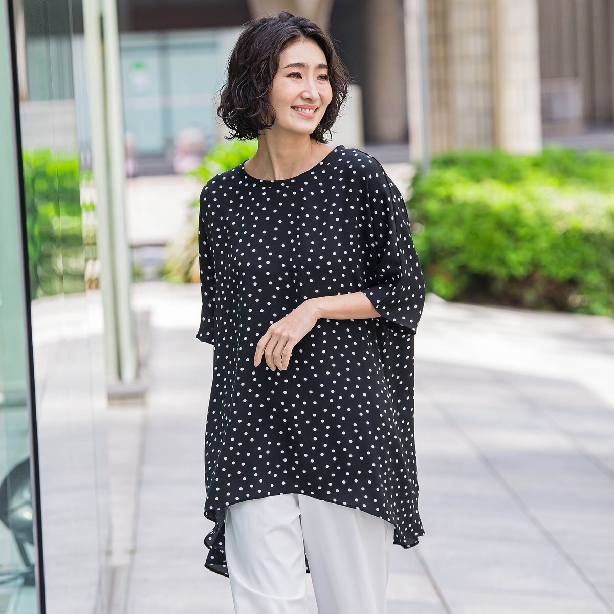 美品✨yori. ヨリ フレアチュニック 半袖 Aライン 紺色 綺麗めカジュアル 美品✨yori. ヨリ フレアチュニック 半袖 Aライン 紺色 綺麗め