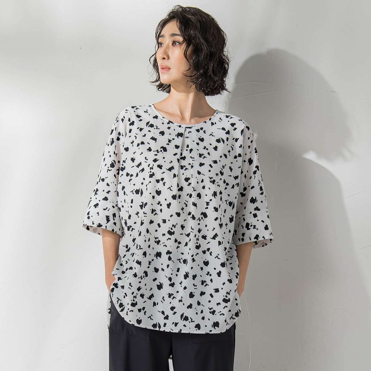 ラ エフ la.f… 【la.f...】シルキーリライムブラウス （レッド系） ラ エフ la.f… 【la.f】シルキーリライムブラウス （レッド系
