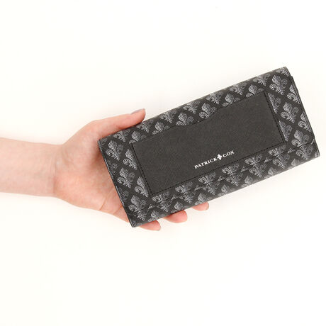 [^:PXLWEAT1]Ԃ̃]j[AăJtŃ|bvȃfUCɎdグ܂ByƔɂ܂BɂÂ郌U[tɂgpĂ܂B