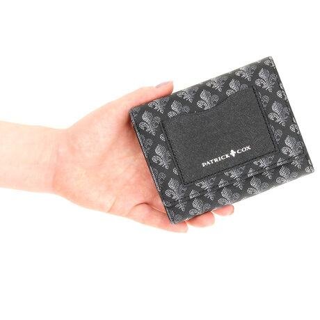 [^:PXLWEAS1]Ԃ̃]j[AăJtŃ|bvȃfUCɎdグ܂ByƔɂ܂BɂÂ郌U[tɂgpĂ܂B