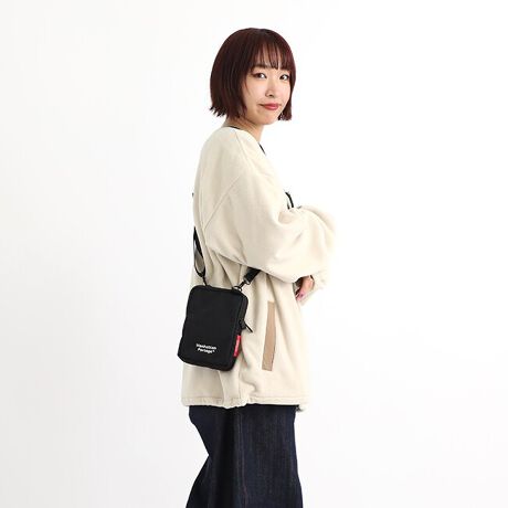 [^:MP2027]KȈړT|[gV^V_[obOoBw̃Wbp[Rp[ggARpNgȃ{fBȂXy[XőɊ悤ɐ݌vĂ܂BꂽX^CƋ@\ŁAẌړƊyKɂĂACełBEuh`1000D CORDURA Classic Fabric̗pEuhSčT߂ɎhJŕ\AN␫ʖ킸g₷fUCEpX|[gX}[gtHȂǂ̎[ɕ֗ŁAgɒĂĂXgXȂTCYEw̃Wbp[Rp[ggɂ菬X}[gɎd邱Ƃ\EO\ȃV_[XgbvEwʂɃI[v|PbgEobOwʂ̃[vɃxgʂĂ̒p\EV_[XgbvF73cm-130cmE\|PbgF1E|PbgF0