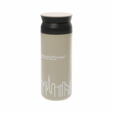 [^:TUMBLER500KINTO]CtX^CuhuKINTOvƂ̏ƂȂR{[VACeoBj[[ÑXJCCC[WCA[gƃuhS炢AX^CbVȈۂɎdグ܂B^d\ɂ鍂ۉۗʂAzbgACXԃL[vBobOɎ܂₷XȃtH́AgAEghAItBX܂ŕL􂵂܂BuDȃhNłȂAt@bV̈ꕔƂĊyłقvƂꂽ`̃ACeɁAu₩ɃuhSzCgJ[Ŏ{AA[oCtŉf郂fɎdオ܂BEXJCCƎ{Ȃ璆ɂ̓VvɃtHgSzuAManhattan Portage炵fUCɁE^d\ɂ鍂ۉۗʁEw⏝ɂAɂ}bgŗEɃtBbgnht̃Lbv1]ŊȒPɊJ\E􂢂₷AX₷L݌ETCYFa7.4cm~19.7cmEeʁF500ml