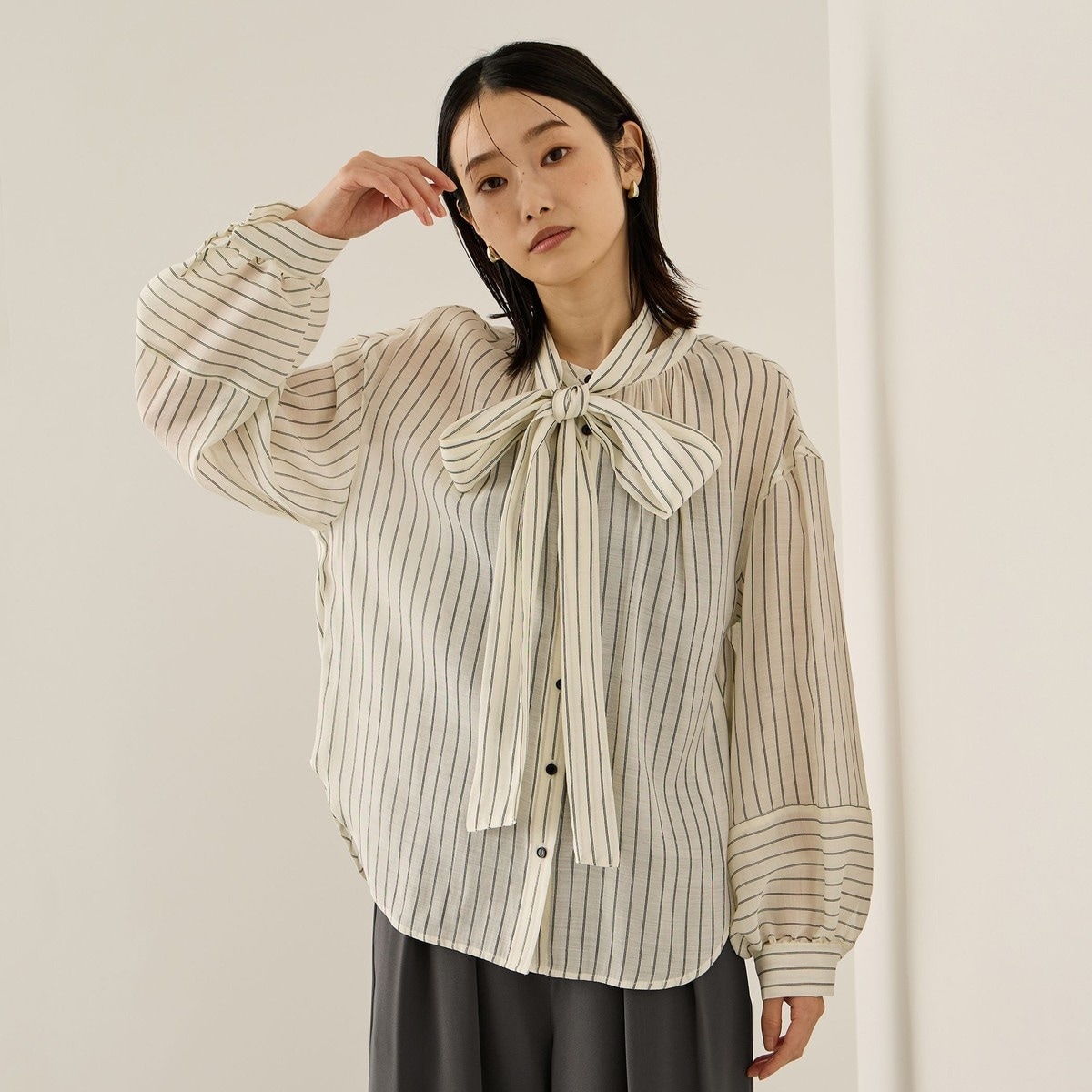 フリル衿ボウタイブラウス≪手洗い可能≫ | ビッキー(VICKY