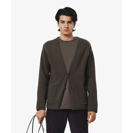 [^ԁFAH702LJ-99]Rbg100̃~mujbgɁAɍ׃iCYĕ҂ݏグJ[fBKWPbgB_炩ȔGƓKxȃRV˔ŁAJWAȕ͋C̒ɂ㎿1łB|Pbg̃NbNGu܂Ń{fBƓFœꂵ\bhbNŁAǂȃV[ɂ}b`܂B Regular Fit