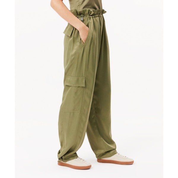 ラコステ（LACOSTE）/ドロストコード ルーズフィットサテンカーゴパンツ / サテンパンツ 裾ボタン ドロストコード ルーズフィットサテンカーゴパンツ / サテンパンツ 裾