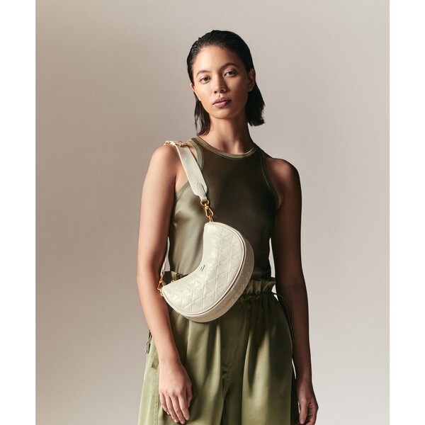 マヘキ レザーショルダーバッグ / 三日月型ショルダーバッグ