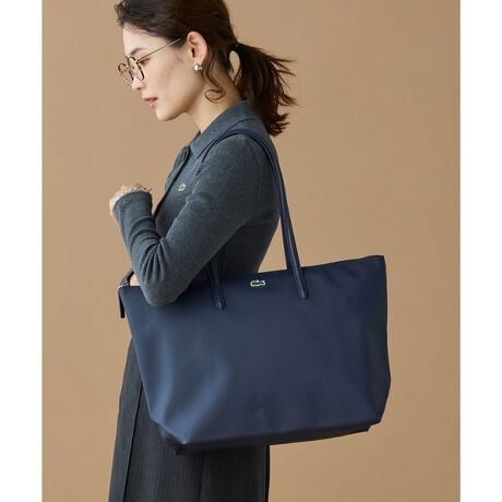 [^ԁFNF1888PM]|Vc L1212̕fiƂDȃ[Wg[gےIȃg[gobOu₩ȊeJ[łpӂ܂BƂ̂TCYƎA[IBV[Y̖͂ӂiłSize: 35 x 30 x 14cmSize: L35 x H30 x D14 cmLACOSTE\閼|Vc L1212̒ԑfނł鎭̎qn̕`[tɎdĂ[Wg[gBCRp[gg͈ŜgbvWbvŁAɃWbv|PbgpIȃfUCLV[ɏd󂵂܂Bg₷x[VbNJ[ɐ̂JoAےIȃjSpb`~j}ȃbNXɁAXȃV_[XgbvtF~jȃjAXvXBƐ[A|邾řzƂDȃX^C܂B