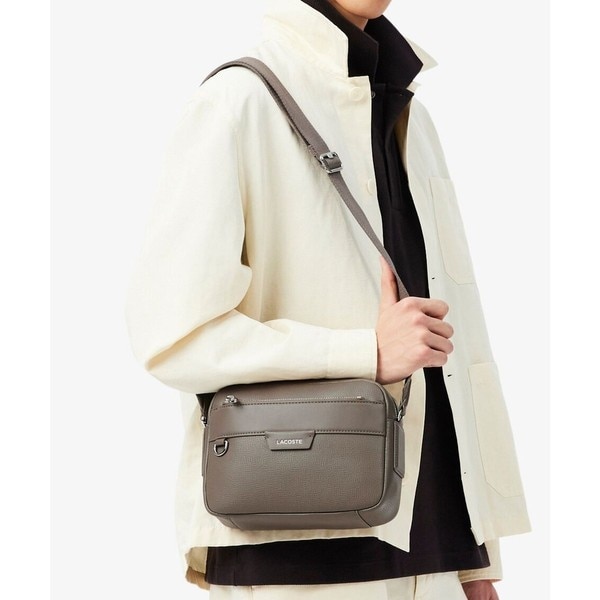 ラコステ(LACOSTE) ショルダーバッグ・メッセンジャーバッグ の一覧
