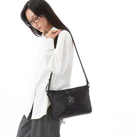 [^:236600]CtX^Cɍ킹AV_[obOƂĂNX{fBobOƂĂ􂵂܂B{̑fނ͐[݂̂ubN̂肵xiCBƂG肪͂̌yʑfނłBɂoȔ͂ ԂhS`[tBhŠ^ɁAZŴVo[vg{܂B؂܂ŃA̎ôɂiłB