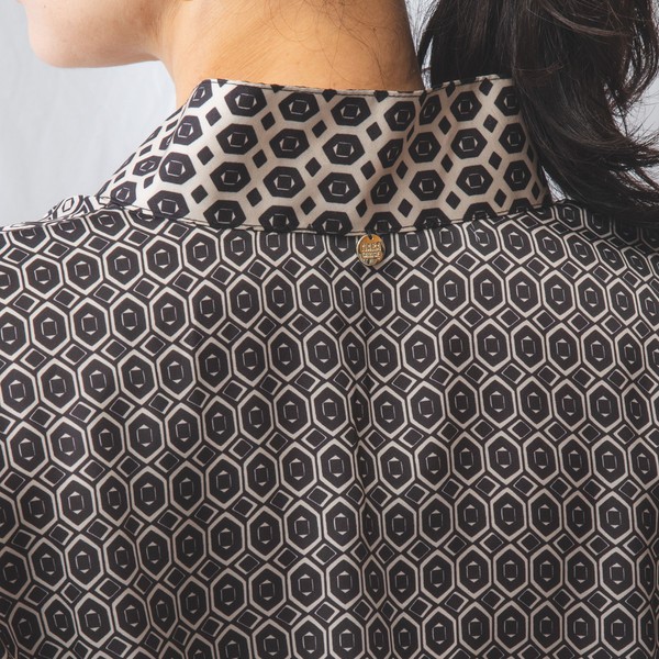 サテン幾何パターンコンビベルト付きシャツ | ナラカミーチェ 