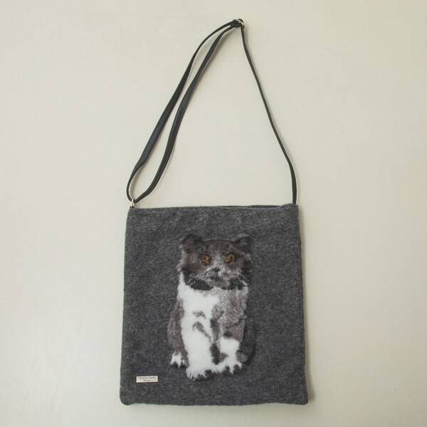美品】Teresa Cambi 猫刺繍ショルダーバッグ フェルト ベージュ 楽天