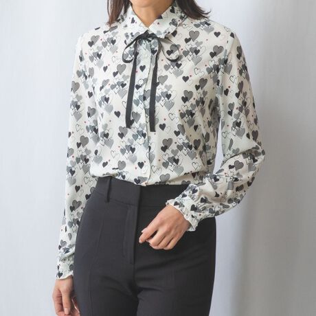 [^ԁF30-51-01-504]ÂT߂ȃn[gŜɎU΂߂l̃[hYuEXB܎Ƒɍו̃tAȂ₷x[VbNVcfUCɂ肰Ȃ炵vX܂BO\ȍוOO{ŁAɃtF~jȈۂɁB̓̋CV[ɍ킹ĕ͋C̕ωyނƂł܂Bñ{gXƍ킹oX̗ǂX^CO߂łBEEXgb`ȂEJ[WJ̓zCgAlCr[ETCYWJ0(S)7E1(M)9E2(L)11E3(2L)13E4(3L)15E5(4L)17