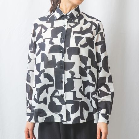 [^ԁF30-51-01-600]Ԃ̃Vc𔖎̃|GXenŌŷVcɎdグ1BIȈۂ^啿vgڂ䂭fUCłBɌĂȂ炩ɍLegC̃VGbg͓IBO㍷̂鐞̃fBe[ŗ悤ȃX^COy߂܂Bñ{gXƍ킹āAgbvXɂR[fBl[g߂łBEEXgb`ȂEJ[WJ̓zCgAu[ETCYWJ1(M)9E2(L)11E3(2L)13