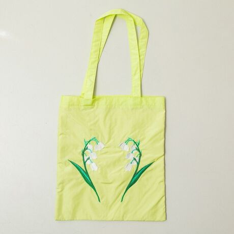 [^ԁF51-51-65-070]hイŕ\ꂽԁX⓮R[fBl[g̃ANZgɂȂg[gobOBnɂ͌򊴂̂ŁAJWA₫ꂢ߂ȃX^COɂł܂Bނ𐮗ł|PbgtBA4TCY傫ɂȂĂ邽߁Aނ̎^тɂ֗łBfC[[X◷s̃TuobOƂĂ􂵂Ă܂B