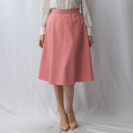 [^ԁF30-51-08-944]12ňقȂ\y߂郊o[VufUC̃XJ[gB_炩ȃtAVGbgvXA؂₩Ȉۂɂ݂Ă܂BEGXg͌SdlɂȂĂĐSnyXB\ňقȂJ[ɂȂĂAX^CO̕L܂Big͂񗷍sȂǂɂd󂷂ACełBEJ[WJ̓sN~x[WACgu[~O[Au[~lCr[ETCYWJ1(M)9E3(2L)13