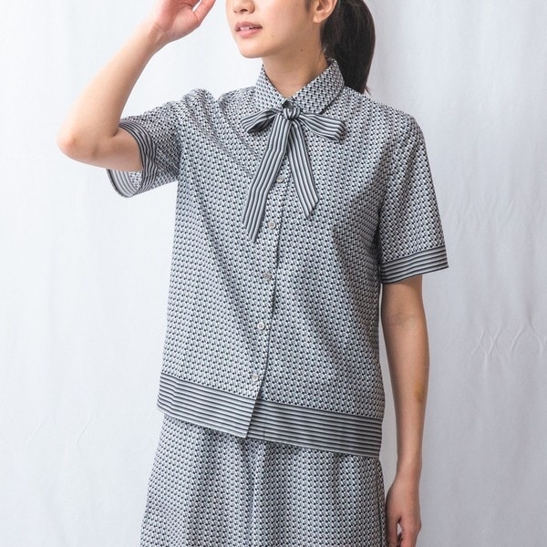 NARACAMICIE】タイル柄シフォン半袖スカーフスリーブブラウス
