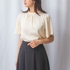 【NARACAMICIE】シボサテン衿フリルギャザー半袖ブラウス