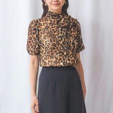 【NARACAMICIE】ヒョウ柄ボウタイ半袖ブラウス