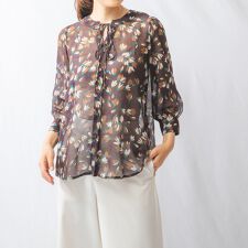 セットアップ対応》シフォンフラワープリント七分袖ブラウス | ナラ 