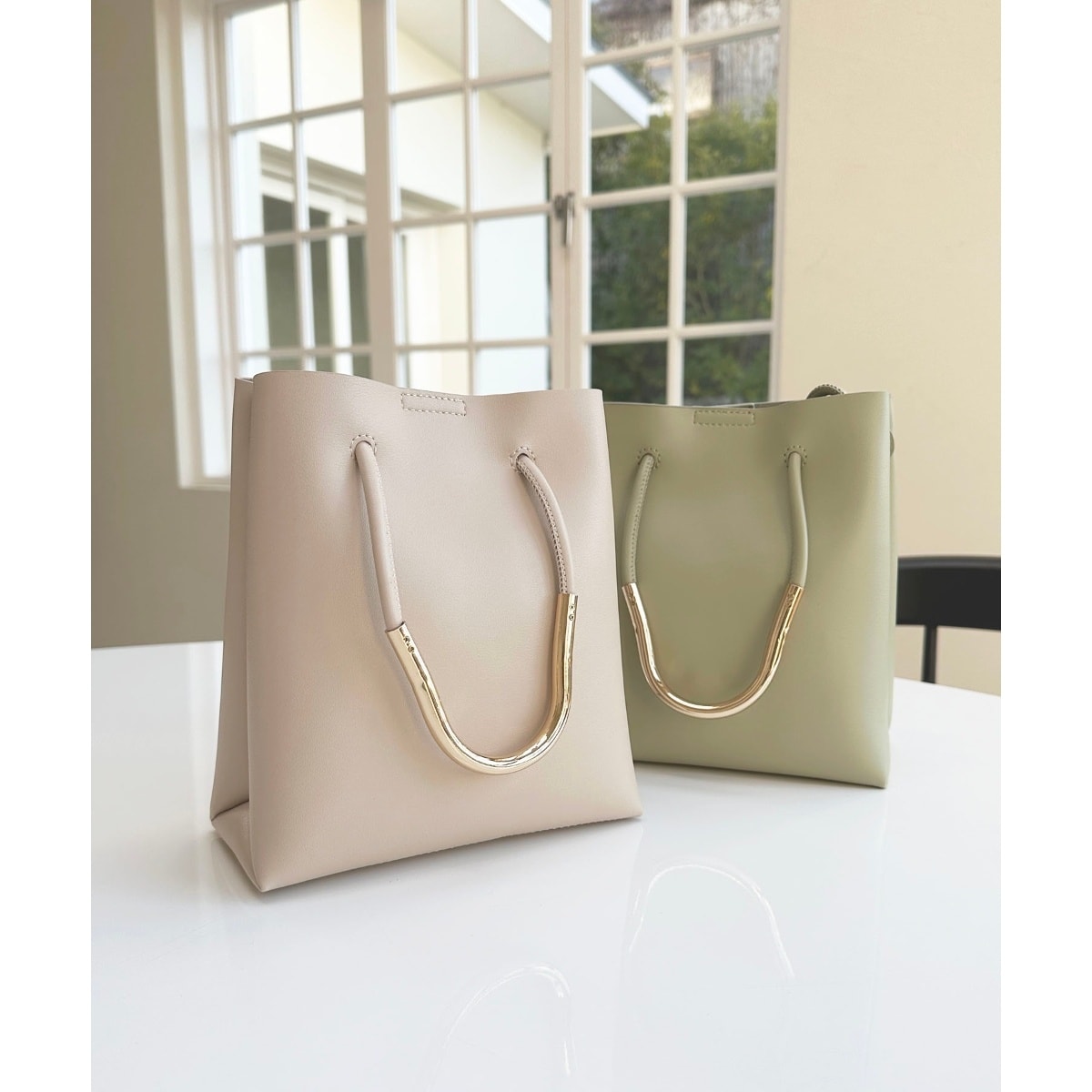 [�}���C]�j���A���X�n���h���o�b�O/�}�W�F�X�e�B�b�N���S���iMAJESTIC LEGON�j �A�C�{���[