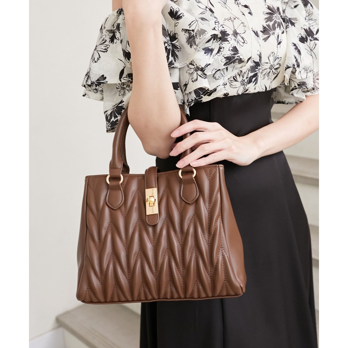 SLOBE IENA SLOBE スクエアバッグ　大人気bag SLOBE IENA（スローブイエナ）の「《WEB限定/追加5》SLOBE