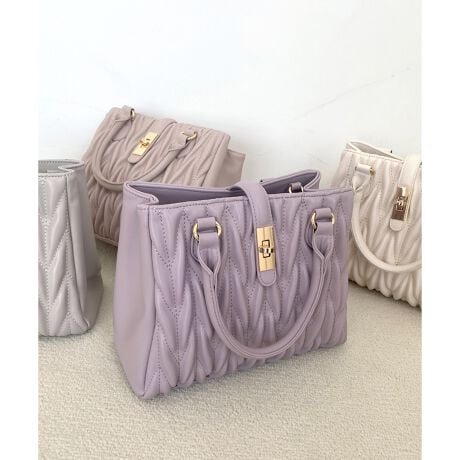 [^ԁF1040128900]ǂȃeCXgɂV[YɂV[ɂn}IG̃obOfUC̊̂LeBOƁAꂢ߂ȃnh̃|CgBЖʂ̓LeBOȂ̃Vvȕ\ʊŎՂƓʂ̕\y߂܂B}`ՂŌڈȏ̎[͂A̎d؂|PbgȂǎgɂĂ܂B߉\ȃV_[XgbvtĂ܂Ƀ[eBeBvC[BTCYԂ߂Ałă}`[͂̂▭ȃTCYŕigɃsb^R[fBlCgɂ肰ȂXpCX悢TCYłõeVUPɖ𗧂܂BzERX|[`EX}zE߂̃ybg{g܂B(ڍ׉摜Q)d540gV_[XgbvF62`110.5cmX^COtF~jȃs[XX^Cɂ肰ȂĂoR[fBlCg̊Ijbg{fjȂǂ̃JWAȃR[fBlCgɂƏ炵vXIXXłBV_[XgbvāA΂ߊ|łĂ̂ŃR[fBlCgɂĈۂς̂|CgBîCɓo^ ēגʒm̂킸AȃvCX_Ȅ󂯎邱Ƃł܂BЂo^1037128900 NVJXNGAnhobOƓ^AiԈႢ̏iƂȂĂ܂BTvł̎BëׁAiƎdlقȂꍇ܂Bi̐F́ABeꏊ̂ȂǂɂFČꍇ܂B܂Aql̂g̃j^[ȂǂɂFقȂČꍇ܂B\߂̏ゲBx_[Ec^sNE{h[WEBFƂȂ܂B