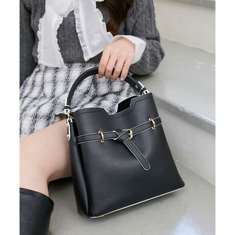 [^ԁF1057125303]RƂtH킢2WAYV_[obOfUCxg񂾃fUCiȈۂ^Ă~jobOB3p[gɕĂāAz|[`Ȃǂ̉וȂ玝܂Bڈȏ̎[͂Ȃ̂ŁAׂוɂ҂łBt̃V_[xgŌ|΂ߊ|ɂ邱Ƃł2WAYdlBnʂɒꂪȂ悤ɒɂtĂ܂BTCY500ml̃ybg{gEzE|[`EX}zĂ܂]T聝igɂ҂Ȏ[͂łBV_[XgbvF98`115.5cmX^COVvŏiȂ̂ŃItBX`oEf[g܂ŗlXȃV[Ŋ􂵂Ă܂BîCɓo^ ēגʒm̂킸AȃvCX_Ȅ󂯎邱Ƃł܂BЂo^Tvł̎BëׁAiƎdlقȂꍇ܂Bi̐F́ABeꏊ̂ȂǂɂFČꍇ܂B܂Aql̂g̃j^[ȂǂɂFقȂČꍇ܂B\߂̏ゲB