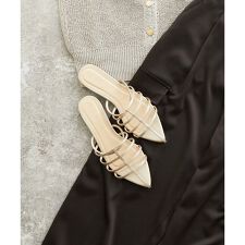 Tストラップサンダル