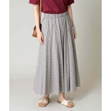 アー・ヴェ・ヴェ(a.v.v)の【洗える/ひんやりタッチ裏地】チェック柄フレアスカート