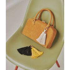 アー・ヴェ・ヴェ(a.v.v)のタッセルチャーム