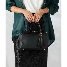 アー・ヴェ・ヴェ(a.v.v)のタッセルチャーム