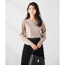 アー・ヴェ・ヴェ(a.v.v)の【洗える/雑誌InRed(宝島社)11月号掲載】Vネック美ラクるパフスリーブニット