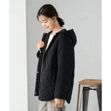 アー・ヴェ・ヴェ(a.v.v)のキルティングミドルコート