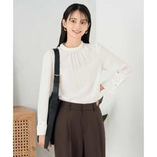 【洗える】プチハイネックギャザードビードットブラウス