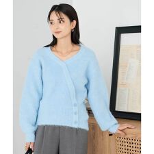 アー・ヴェ・ヴェ(a.v.v)のカシュクールライクVネックニット