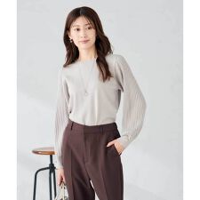 アー・ヴェ・ヴェ(a.v.v)のプリーツスリーブニット