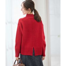 アー・ヴェ・ヴェ(a.v.v)の【WEB限定】クロップドバックスリットニット