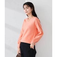 アー・ヴェ・ヴェ(a.v.v)の【WEB限定】ゴールドボタンVネックニット