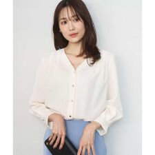 Vネックサテンブラウス/洗える