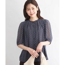 [洗える]幾何柄バンドカラー五分袖ブラウス