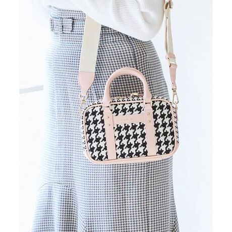 [^ԁF00032510170071]Samantha Thavasa(T}T^oT)[pXeJ[]T}T sGhv {XgobOIWiŐ璹iqWK[hŐDグAsGhvV[YV삪oByfUCzghRƂ{XgɃIWi̐璹iqfUCACeBIWi̐璹iq͕̃TCY␶n̖ڂɎ܂ŁAᖡd˒JɎdグ܂B߂ȃTCYȂ}`L߂Ȃ̂ŒzۂƓAڈȏ̎[͂łBt̃V_[xg邱ƂɂăV_[obOƂĂgpł̂ŃV[ɂĎgł̂|CgłBVvȂLb`[ōfUCɂȂĂ܂ByfށzRbgƃ|GXeŐDグngpĂ܂ByTCYzzcZA350ml{gc~