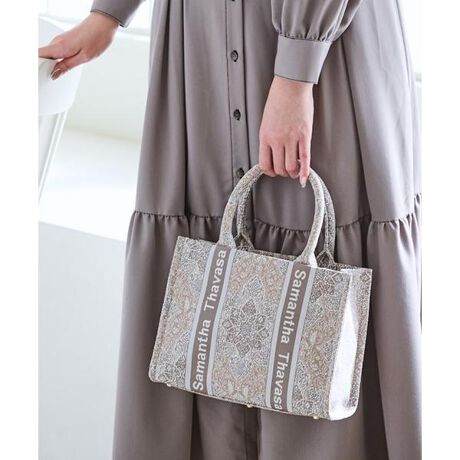 [^ԁF00032510170372]Samantha Thavasa(T}T^oT)̃GL]`bN`[tWK[hnhobOWK[hplgIWiƁAו܂ł蔲CinhobOByfUCzobÕTCYɍ킹ē{ŒJɐDグIWĩWK[hn5F̎@ׂɐ܂d˂邱Ƃɂ茶zIȖ͗l\Ă܂Bc̃S̕܂߂1̐nŎdĂĂAS̔zu܂łׂvZȂꂽAZpґȈiɂȂĂ܂BWK[hłJWAɂȂ肷iɂ܂Byʂő߂̃V_[Ă̂ŃV[ɂĎgł̂|CgByfށzRbgƃ|GXeŐDグWK[hngpĂ܂ByTCYzA4TCYc~AzcZA500ml{gcZ