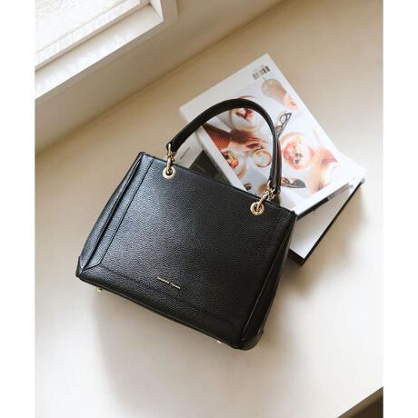 [^ԁF00032510170351]Samantha Thavasa(T}T^oT)̃XNGAtHOnhobOnh̃O|Cg̃nhobOByfUCzXNGA^̃tHɐ؂ւ̃fUCꂽVvȃACeBobÕTChɂ̓Xibv{^Ăă}`̒łAV_[xgtĂ̂ŃV[ɂăV_[obOƂĂgpł܂BƖ{̂q͓IȃOɂȂĂĎOƂł̂ŃV_[obOƂĎgp鎞Ɏ肪זɂȂ炸܂ByfށzVŇ^U[gpĂ܂BڗɂĝłByTCYzA4TCYc~AzcZA500ml{gcZ